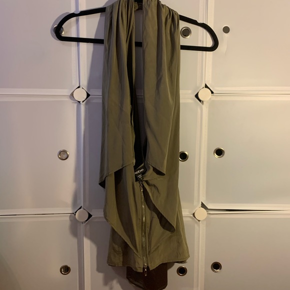 Bebe olive dressy halter top , backless, sexy - Picture 4 of 4